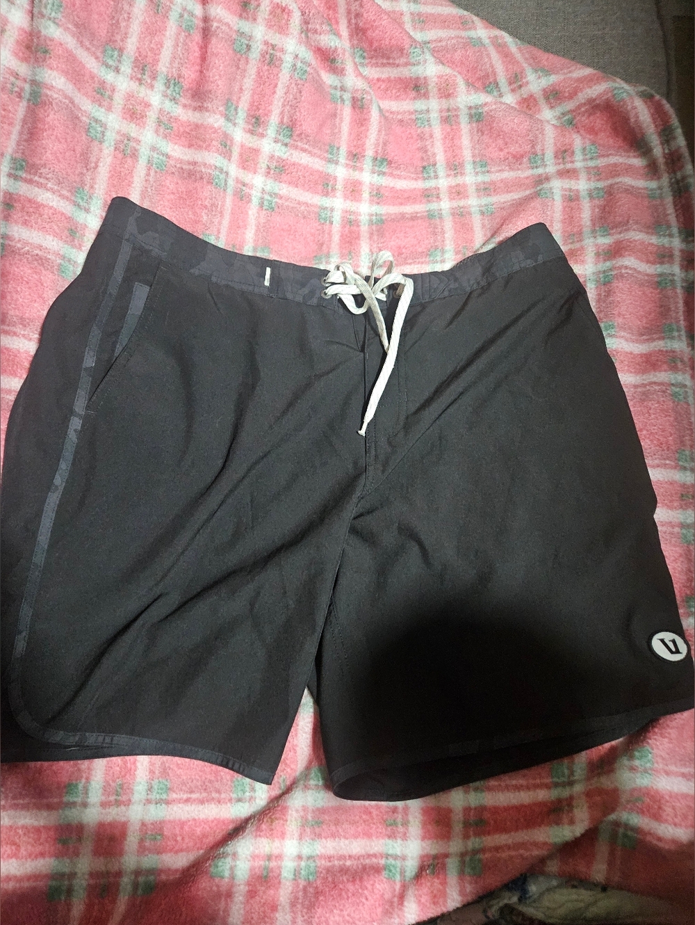 Vuori Black Shorts Subtle Cameo Detail 33
